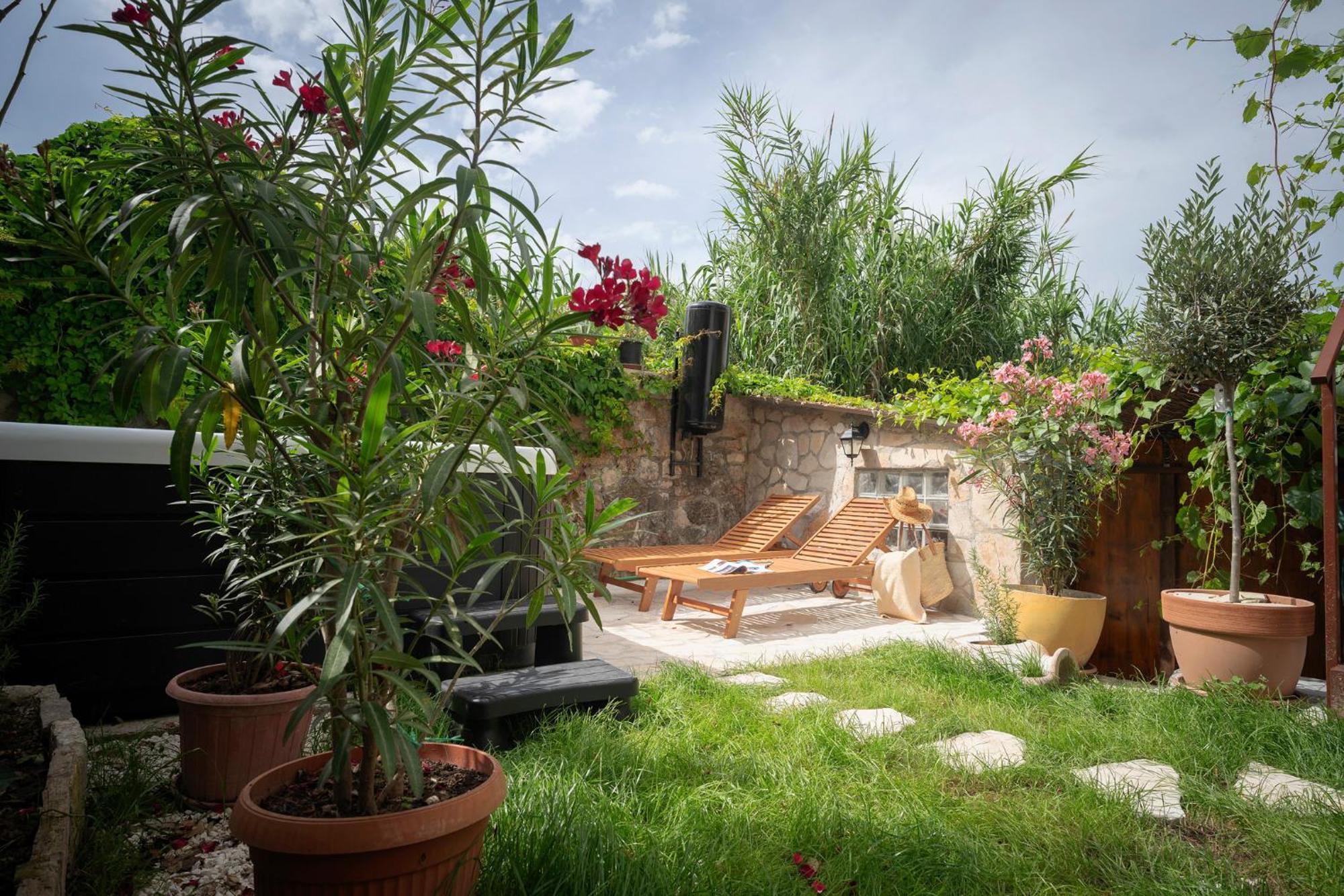 Holiday Home Skala With Hot Tub & Kala With Terrace Pitve Exterior foto