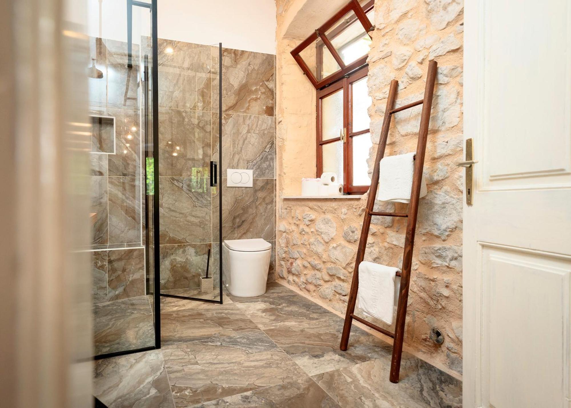 Holiday Home Skala With Hot Tub & Kala With Terrace Pitve Exterior foto