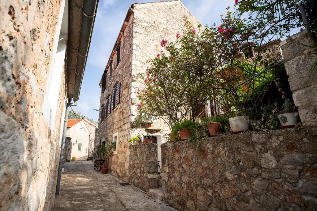 Holiday Home Skala With Hot Tub & Kala With Terrace Pitve Exterior foto