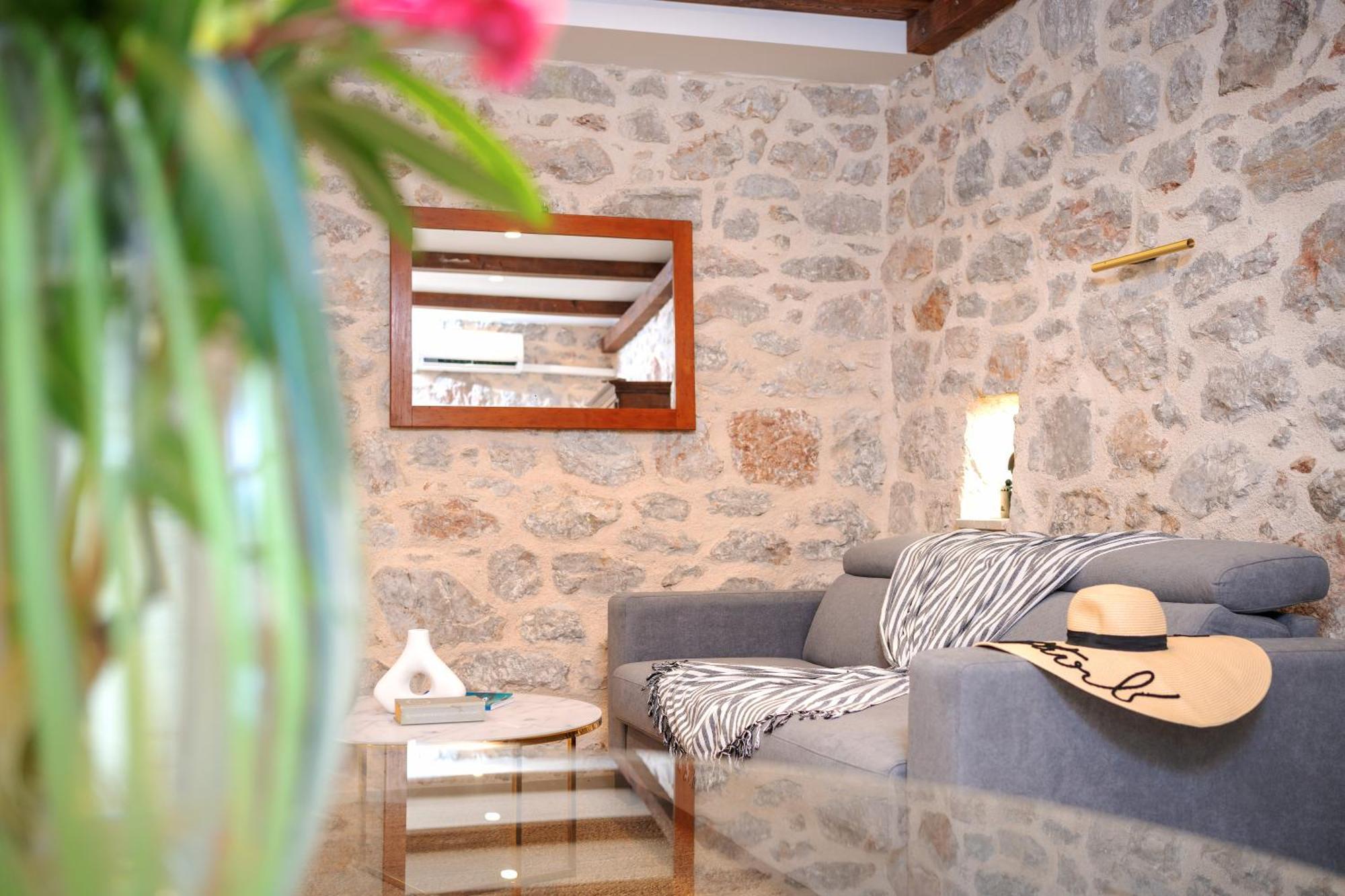 Holiday Home Skala With Hot Tub & Kala With Terrace Pitve Exterior foto