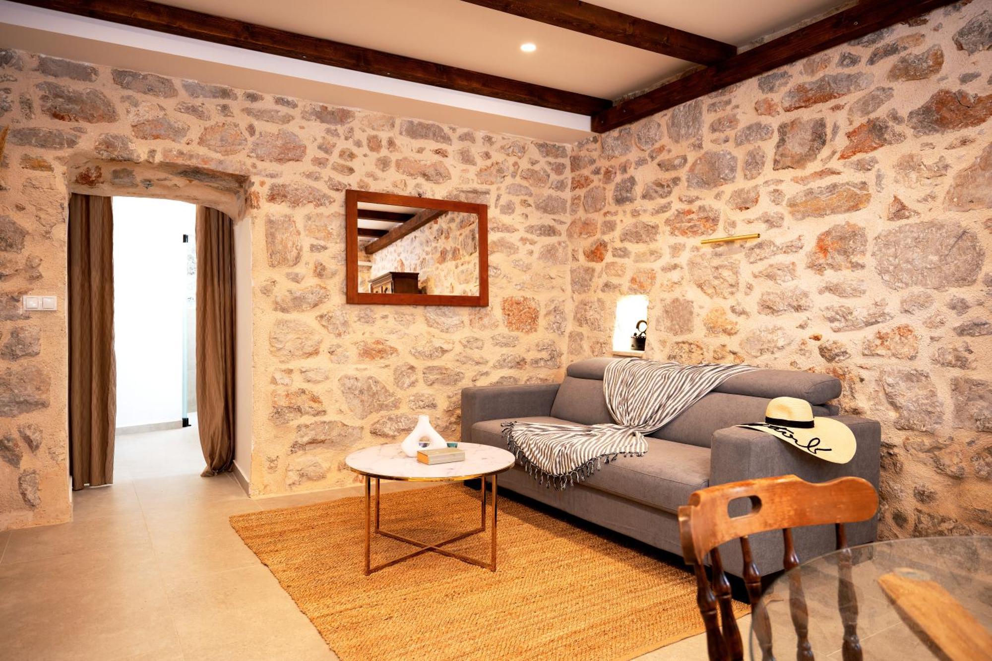 Holiday Home Skala With Hot Tub & Kala With Terrace Pitve Exterior foto